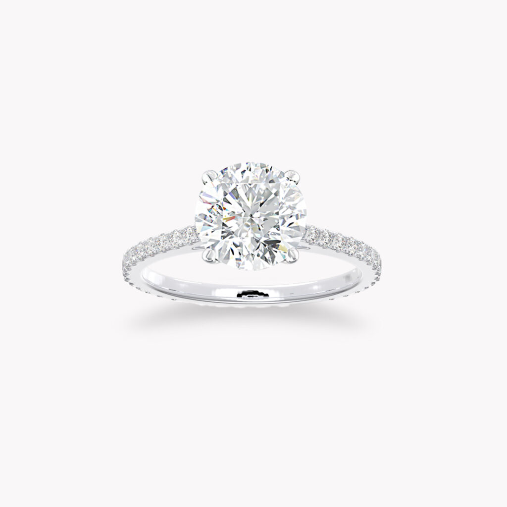 ’Classic’ Solitärring med sido-diamanter