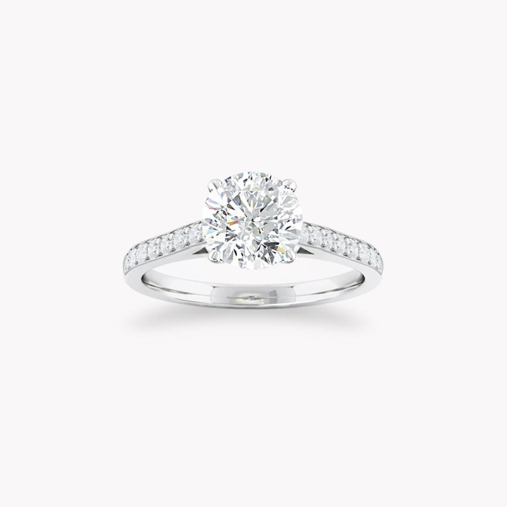 ‘Classic’ Solitärring med sido-diamanter