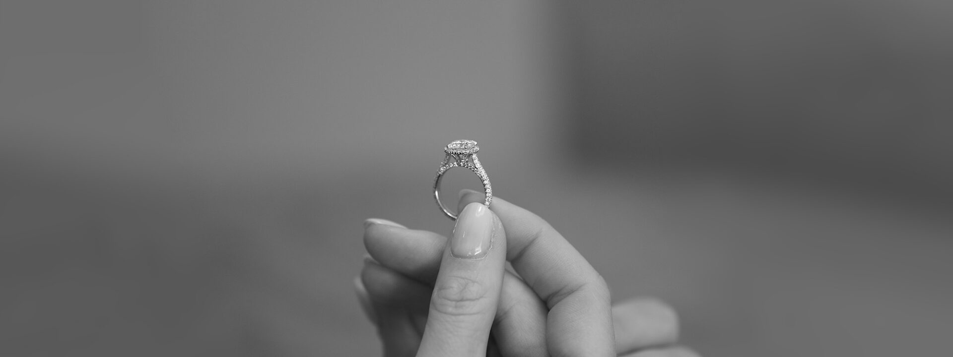 Solitaire rings with side stones