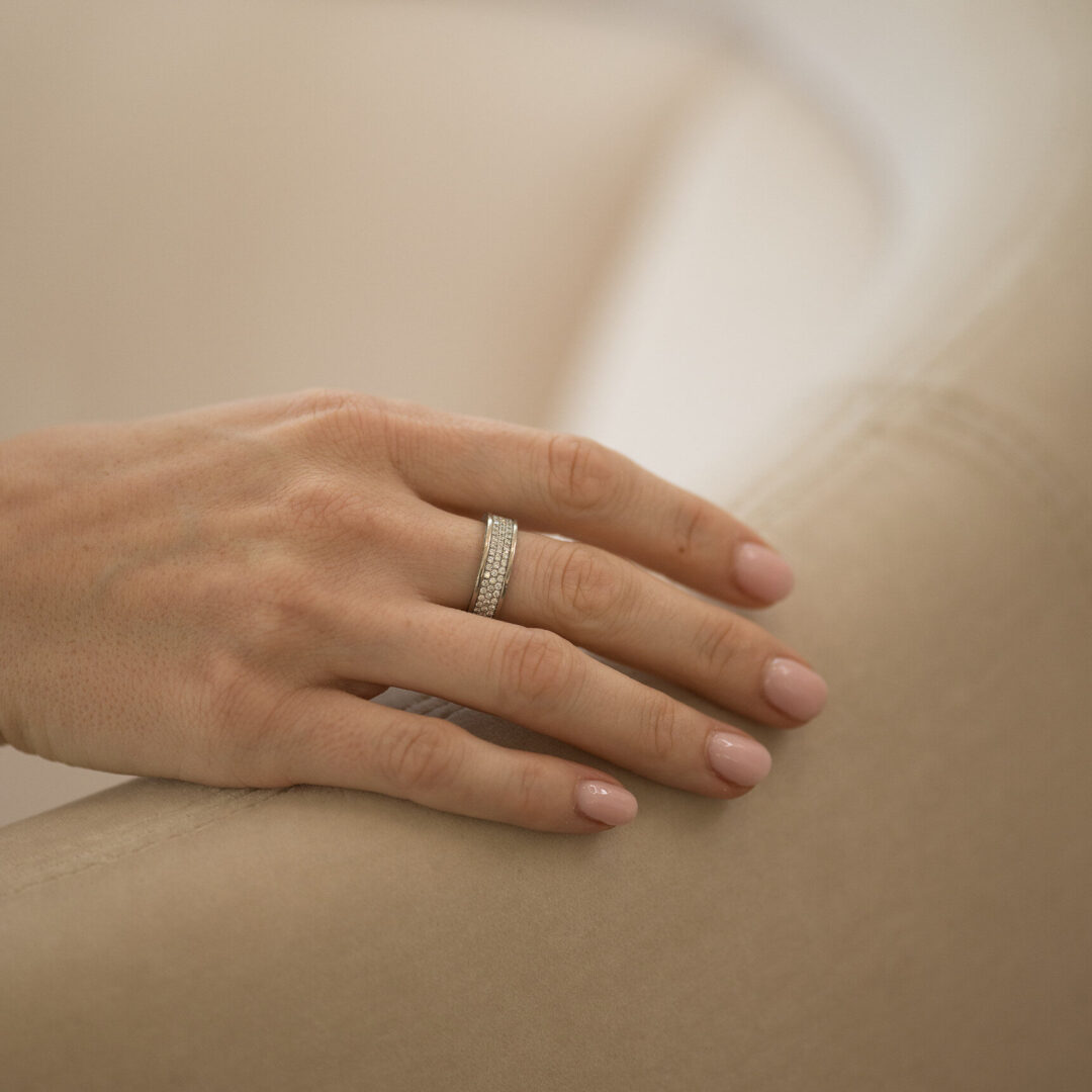 Cocktail ring med vita diamanter