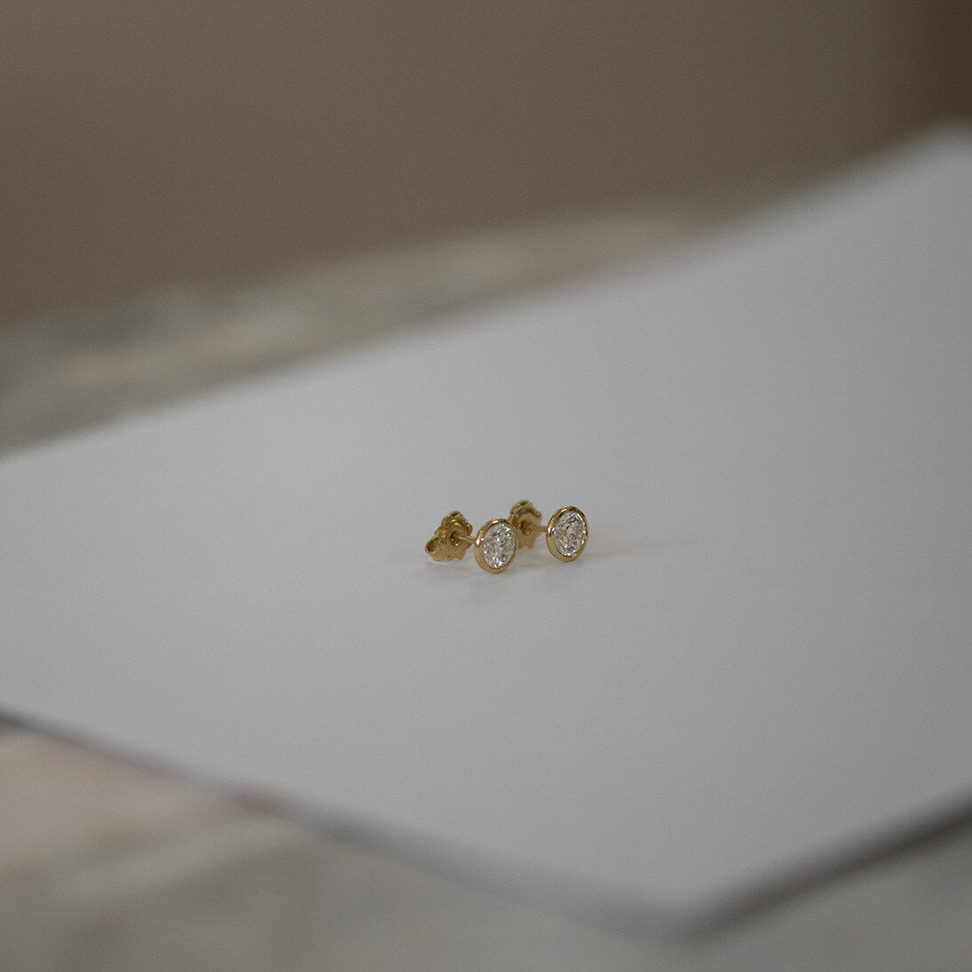 Diamond Stud Earrings, Yellow Gold, 2.00 Carat - Image 3